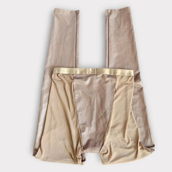 Dolls Kill x POSTER GRL 2pc Set Go Off Wrap Top High Waist Leggings Mesh Panel - Picture 6 of 10